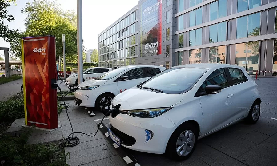 المفوضية الأوروبية توافق على خطة ألمانية بـ1.8 مليار يورو لدعم شحن السيارات الكهربائية