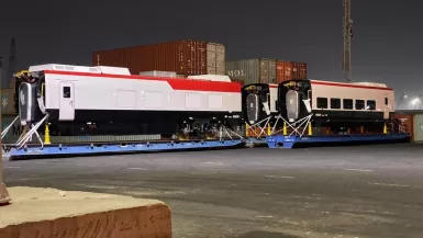 "النقل": وصول القطارين الثالث والرابع من قطارات "تالجو" الفاخرة لميناء الإسكندرية