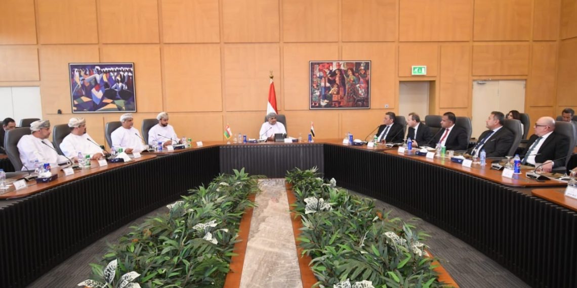 وزير الإسكان العمانى يدعو المطوريين المصريين للتعاون بمجال التنمية العمرانية